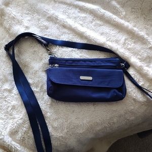 Baggallini Plaza mini crossbody bag